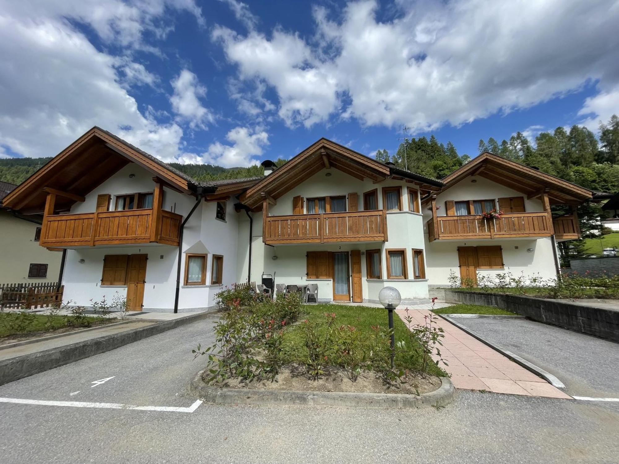 Residence Valentino Пинцоло Екстериор снимка